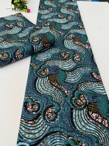 Tela de algodón de cera Africana Siyara Leone con diseños populares de dos colores, ideal para coser ropa, manualidades y proyectos de acolchado - Product Image 3