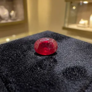Rubis naturel 0,95 carat, taille ovale, traité thermiquement, rouge, pierre précieuse en vrac, vente en gros du Mozambique pour la fabrication de bijoux/les collectionneurs - Product Image 1