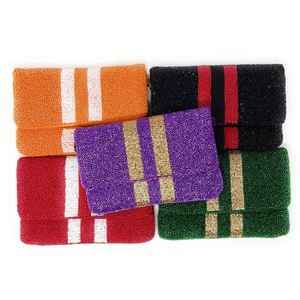 Bolso de mano tipo clutch con cuentas naranjas y negras para mujer, elegante y con bordado de cuentas. - Product Image 1