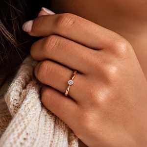 Bague de fiançailles en or massif 10K 14K 18K avec diamant solitaire de laboratoire rond de 0,12 ct certifié IGI, couleur E, clarté VVS - Product Image 4