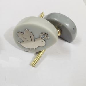 ลูกบิดประตูเรซินสีเทาสำหรับเด็กปลอดภัยพร้อมที่จับและลูกบิดเฟอร์นิเจอร์สลักรูปปลาโลหะสำหรับตกแต่ง - Product Image 5