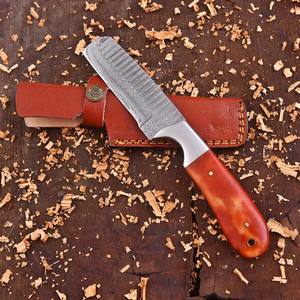 Cuchillo de vaquero forjado a mano de acero de Damasco, cuchilla fija EDC de espiga completa, mango de resina con funda de cuero, OEM personalizado - Product Image 1