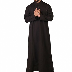 Vente en gros de thobes islamiques traditionnels de haute qualité, thobes pour hommes en coton uni, coupe ample, style Koweïtien et Dubaï. - Product Image 3