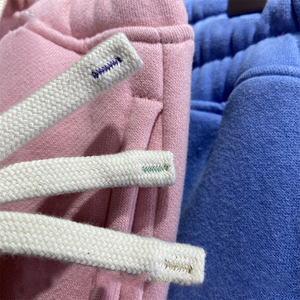 กางเกงวอร์มผู้ชายสีดำ เอวยางยืด มีเชือกผูก ลำลอง ระบายอากาศได้ดี น้ำหนักปานกลาง ผ้าถัก สไตล์ฤดูใบไม้ร่วง ทรงตรง มีกระเป๋าข้าง รุ่น 2027 - Product Image 3