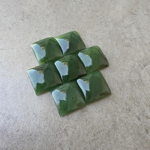 Cabujón Cuadrado de Jade Nefrita Natural, Piedra Preciosa Calibrada con Reverso Plano, para la Fabricación de Joyas - Product Image 2