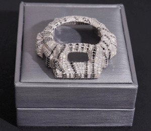 Reloj Dvars Diamond GA30 para Hombre, Diseño Personalizado, Bisel Plateado, Acabado Brillante, Diseño Moderno, Reloj de Lujo con Diamantes Cultivados en Laboratorio, Fecha Automática - Product Image 3