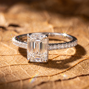 Bague de luxe en diamant de laboratoire taille radiant certifiée IGI, or blanc 14 carats, avec pavé de diamants synthétiques, bijoux fins pour femme - Product Image 1