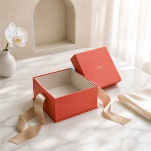 Caja de Joyería Cuadrada Roja Coral Personalizada con Lazo de Satén, Logotipo MH en Dorado, Caja de Regalo Rígida Vacía para Collar, Fábrica OEM - Product Image 2