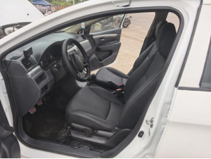 Voiture d'occasion 2021 <span class=keywords><strong>2022</strong></span> 2020 Changan <span class=keywords><strong>Suzuki</strong></span> <span class=keywords><strong>Ciaz</strong></span> Alivio 1.6L CNG Essence Double Carburant Jaune Taxi Lingyao - Product Image 4
