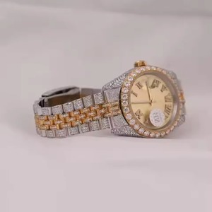 Reloj de lujo unisex de acero inoxidable con diamantes, analógico, con números romanos, caja redonda de 44 mm, cierre desplegable, movimiento de cuarzo. - Product Image 2