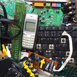Déchets de téléphones portables : Composants précieux, y compris déchets électroniques, déchets de CPU, déchets de moteurs (rotors et stators), déchets de fonctionnalités (crashers). Recyclage personnalisé. - Product Image 5