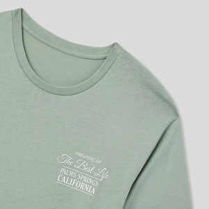 เสื้อยืดคอกลมแขนสั้นสีเขียวอ่อนสำหรับผู้ชาย ผ้าคอตตอนเจอร์ซีย์ พิมพ์ลายโลโก้ด้านหน้า ทรงปกติ สไตล์ลำลอง - Product Image 4
