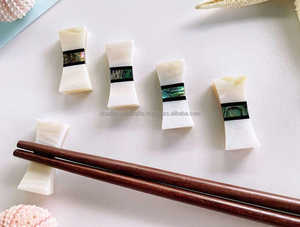 Palillos de madera de estilo japonés tradicional | Herramientas de comedor duraderas, elegantes y reutilizables para hogares, hoteles y paquetes de regalo de exportación - Product Image 2