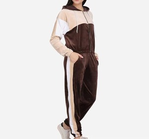 Survêtement en velours léger et confortable pour femme, avec logo personnalisé, idéal pour le jogging et la gym, respirant - Product Image 2