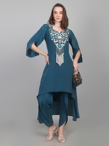 Robe élégante pour femme, tenue de soirée, ensemble Dhoti Kurta couleur paon avec travail de fils et de perles, édition designer, tenue décontractée - Product Image 2