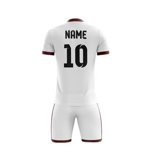 Ensemble de tenue de football haute performance avec tissu respirant, matière à séchage rapide et coupe athlétique ajustée - Product Image 5
