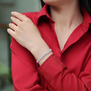 Pulsera de Diamantes Moissanite con Corte Redondo Claridad VVS y Plata de Ley 925, Color D, Claridad VVS, para Mujer, Ideal para Regalo y Fiestas - Product Image 1