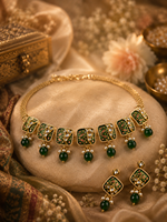 Parure de bijoux de mariée classique en alliage plaqué or avec perles d'imitation, design géométrique, collier et boucles d'oreilles sertis clos pour femme