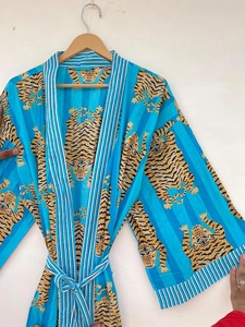 Robe kimono en coton 100% doux et confortable à imprimé tigre, faite à la main, pour femmes, robe de nuit, robe de plage, cadeau idéal pour elle, vêtements de nuit - Product Image 4