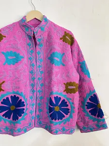 Chaqueta Boho Rosa con Bordado Suzani, Diseño Floral Hecho a Mano en Algodón, Cuello Alto, Estilo Étnico Vintage, Ropa Exterior para Mujer - Product Image 3