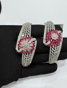 Magnifiques bracelets et joncs en alliage de zinc et zircon pour femmes, plaqués argent, bijoux tendance pour mariage et soirée - Product Image 4