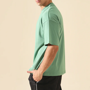 เสื้อยืดคอกลมสีเขียวล้วนสำหรับผู้ชาย แขนสั้น ทรงปกติ สวมใส่สบาย ผลิตจากผ้าฝ้ายเจอร์ซีย์ถัก 100% ย้อมสีพื้นเรียบ ดีไซน์เรียบง่าย ขายส่ง - Product Image 3