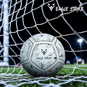 Balón de Fútbol Personalizado Eagle Strike, Diseño Blanco y Negro, Tamaño 5 para Entrenamiento, Durable - Product Image 3