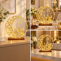 Petite décoration du Ramadan à piles avec silhouette de mosquée, croissant et étoile sur base en bois pour la table de la maison musulmane