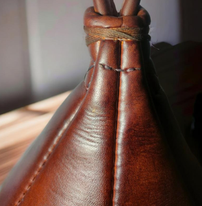 Bolsa de velocidad de cuero vintage: Pelota de entrenamiento de boxeo hecha a mano, HECHO EN INGLATERRA - Product Image 4