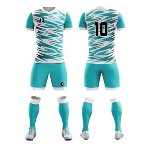 Tenues de football personnalisées sublimées en gros pour hommes et femmes – Ensembles maillot et short de football vierges - Product Image 1