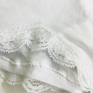 กางเกงในสตรีแบบมีลูกไม้ดีไซน์สวยงาม กางเกงในเอวกลางผ้าไมโครไฟเบอร์ผสมคอตตอนสำหรับผู้หญิง - Product Image 4