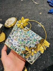 Sac de soirée nacré Lady Clutch métal 2020 Offre Spéciale Wedding Light Handbag Handmade Sac à la mode par LUXURY CRAFTS - Product Image 3