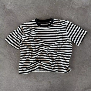 Camisetas de Gran Tamaño de Algodón Pesado de 250 g/m², Venta Caliente de Verano, Camisetas de Manga Corta a Rayas con Logotipo Bordado Personalizado para Hombre - Product Image 1