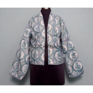 Veste matelassée Kantha indienne vintage faite à la main A2ZCraftBazar, 100% coton respirant et écologique pour femmes et filles - Product Image 1