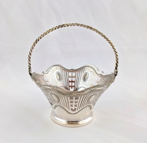 Elegante Cesta Decorativa Plateada con Asa Trenzada, Perfecta para Servir Dulces, Guardar Accesorios, Bodas y Hogar - Product Image 1