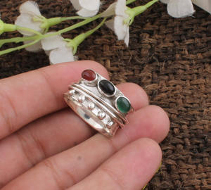 Anillo de Plata de Ley 925 con Múltiples Piedras Preciosas, Banda Lisa Minimalista, Joyería de Plata de Alto Brillo para Mujeres y Hombres, Anillos de Regalo de Aniversario - Product Image 4