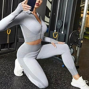 Ensembles d'entraînement pour femmes : Leggings de sport taille haute et brassière de sport dos croisé – Tenue de yoga et fitness pour un style de vie actif - Product Image 2