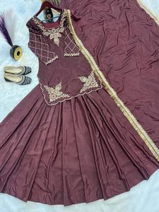 Salwar Kameez de Seda Crepé Natural de Color Brillante con Bordado Multineedle, Estilo Cultural Rajasthani, Especial para Bodas y Fiestas - Product Image 4
