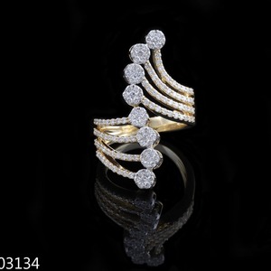 แหวนหมั้นผู้หญิงหรูหรา D'VINS JEWELS ดีไซน์ทันสมัย สีเหลือง ชุบทอง 14K เพชรทรงบริลเลียนท์เพาะเลี้ยงในห้องปฏิบัติการ รับรองโดย IGI ของขวัญสำหรับเธอ - Product Image 1