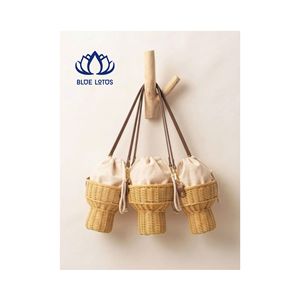 Sac en rotin élégant, très tendance |   Sac fourre-tout en paille tissé artisanal de qualité supérieure pour la plage - Product Image 1