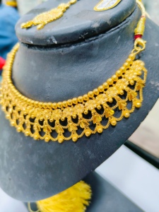 Collar de Oro Sólido de 22K con Colgante, Joyería Tradicional India para Novias, Bodas, Fiestas, Elegante y Moderno, Oro Puro - Product Image 4