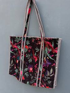 Sac fourre-tout en coton matelassé Kantha fait main, personnalisable, grand format, style bohème, pour la plage, les voyages, le shopping, avec fermeture éclair, poche intérieure brodée, couleur unie - Product Image 4