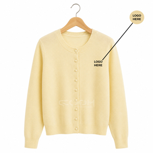เสื้อคาร์ดิแกนไหมพรมสีเหลืองอะคริลิค แขนยาว คอวี ติดกระดุมด้านหน้า สไตล์ลำลอง สำหรับพี่น้องสมาคมนักศึกษาหญิง Cosh International - Product Image 5