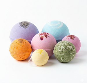 Bombes de bain bio de luxe 100g avec pétales de fleurs naturelles et huiles essentielles aromatiques pour des effervescences spa et emballage personnalisé - Product Image 1