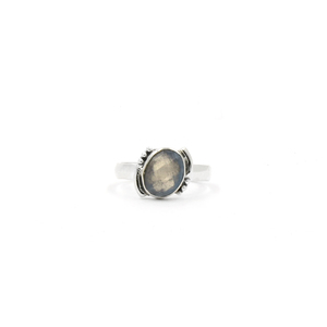 Anillo ovalado de opalita de 8x12 mm con corte a cuadros – Anillo de piedras preciosas chapado en plata hecho a mano, anillo azul, joyería bohemia minimalista - Product Image 3