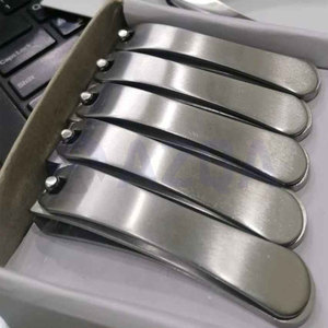 Coupe-ongles en acier inoxydable avec bord de coupe tranchant et poignée incurvée pour manucure, pédicure et soins des ongles professionnels - Product Image 5