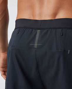 กางเกงขาสั้นสตรีทแวร์คุณภาพพรีเมียมสำหรับผู้ชาย ผ้าซาตินทอระบายอากาศได้ดี สีพื้น มีโลโก้สั่งทำได้ - Product Image 4