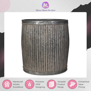 Jardinières vintage en acier galvanisé de qualité supérieure, vendues dans le monde entier, disponibles en taille 38 x 41,5 cm, en provenance d'Inde, au prix optimal. - Product Image 2