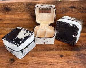 Handmade Cowhide Leather Travel Jewelry Case for Necklaces <b>Rings</b> Earrings Storage and Organization Versatile Gift for Women's - Product Image 6