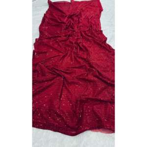 Beau saree chinois traditionnel pour les fêtes mettant en vedette des travaux de séquence - Product Image 1